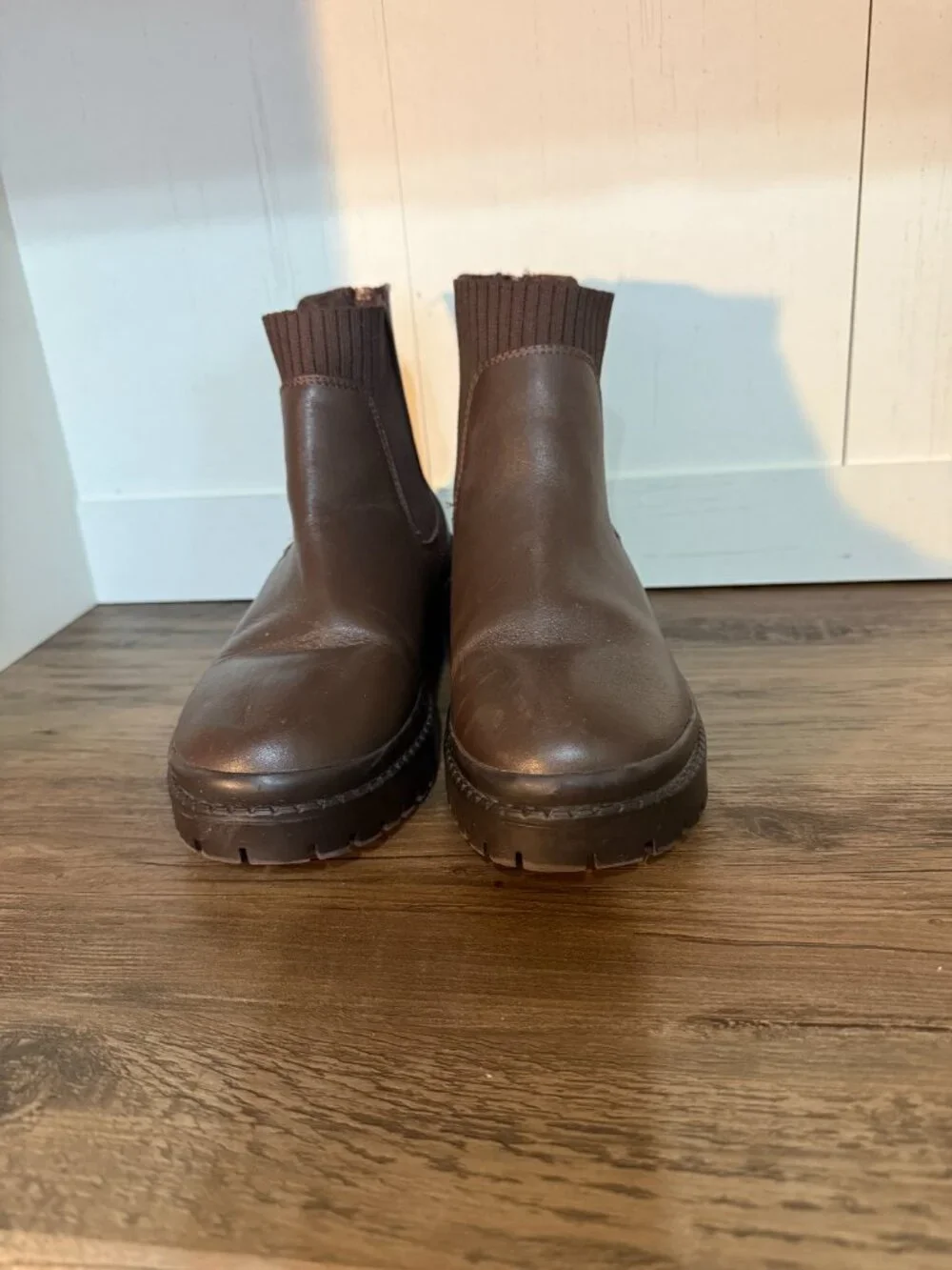 Steve Madden JHANNAA Brown Leather Lug Chelsea Boots Girls Size 3M